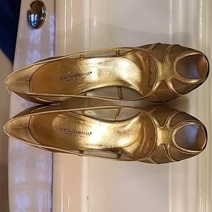 Dolce & Gabbana gold shoe size 39.5